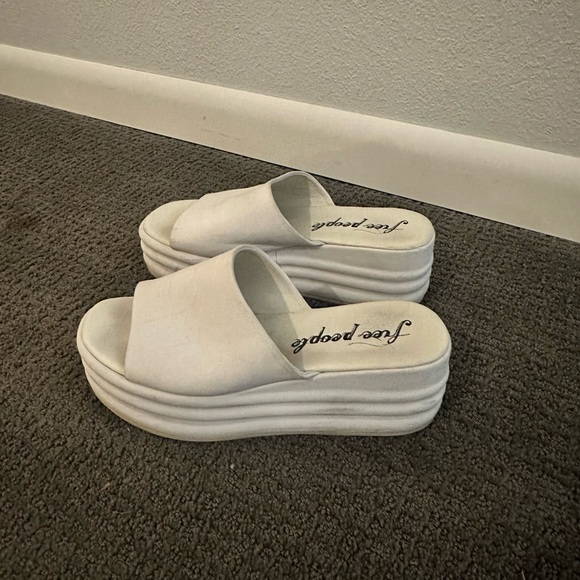 Free people harbor platform - Picture 2 of 2